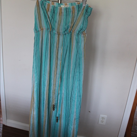 LA MADE SLEEVELESS DRESS - Picture 2 of 3